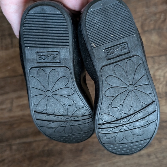 Children's Place black ballet flats size 7 - Picture 2 of 2